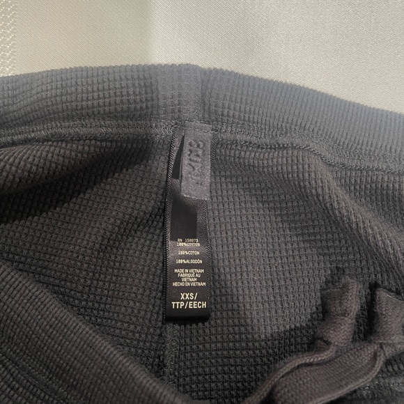 SKIMS Waffle Pajama Pants - Picture 4 of 8